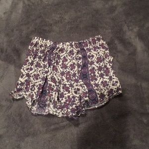 Brandy Melville patterned flowy shorts